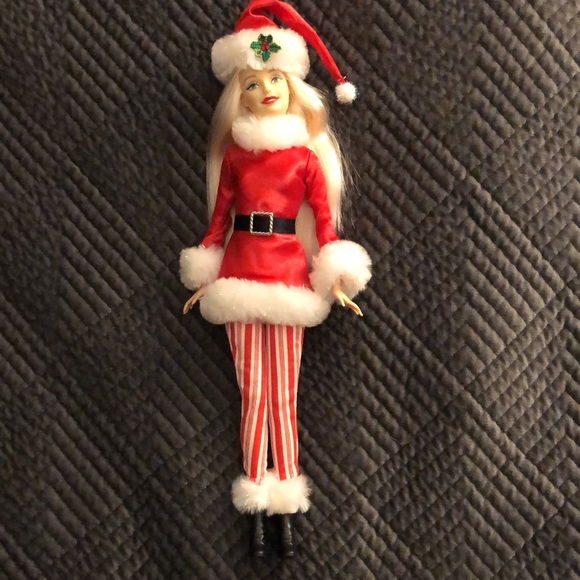 1999 Santa’s Helper Barbie - Picture 2 of 9